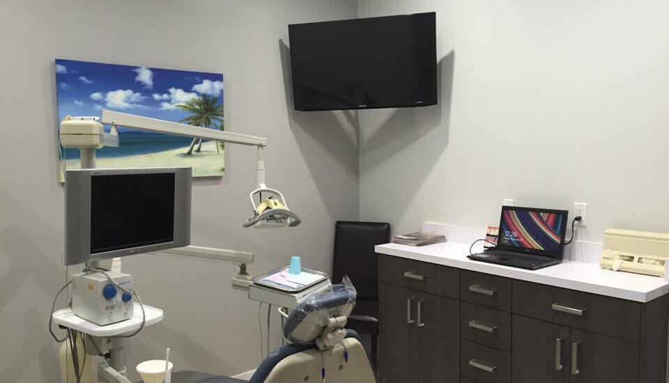 Smile Center Dental office building located at 16542 Bellflower Blvd in Bellflower, California.