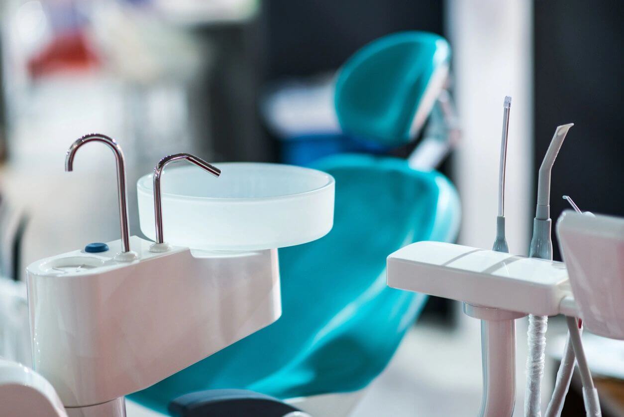 Modern digital dental X-ray sensor providing high-resolution imaging with reduced radiation exposure.